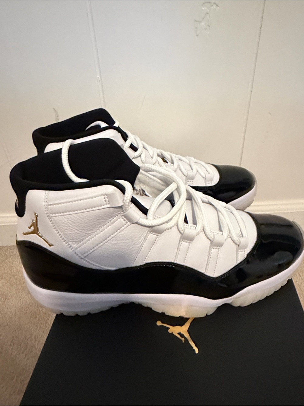 Jordan 11 retro White and Black patent leather Sneaker with Gold Jumpman